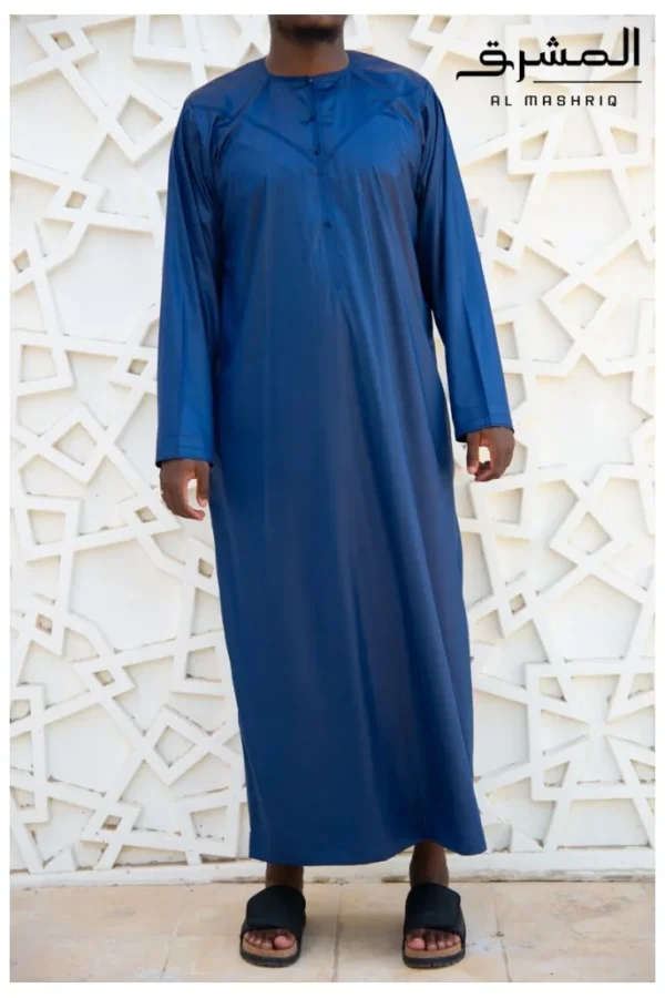 Qamis Emirati Bleu Nuit Custom Qamis Tissus Precious Qamis Emirati Bleu Nuit Custom Qamis Tissus Precious