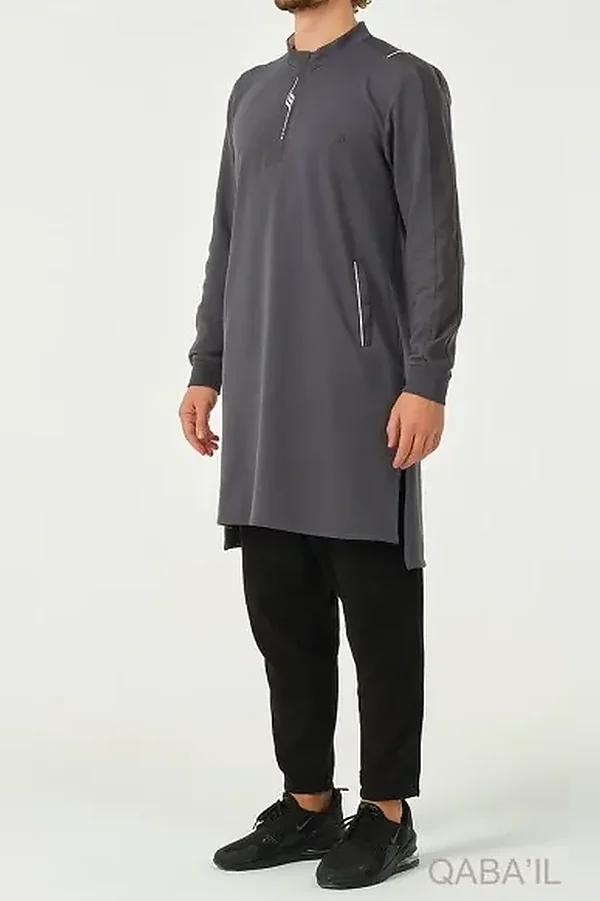 qamis-qabail-qc-subtil-gris-anthracite-1 Qamis court Qaba’il Subtil gris anthracite (gris foncé)