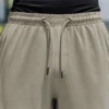 Détail de la taille élastique et du cordon du sarouel de bain Haytam gris kaki