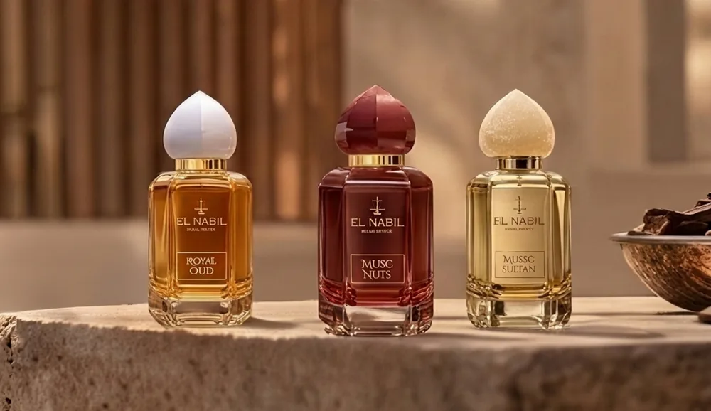 Trois eaux de parfum El Nabil posées sur une pierre