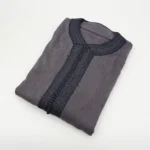 Caftan homme peau de pêche gris foncé à galon anthracite, plié