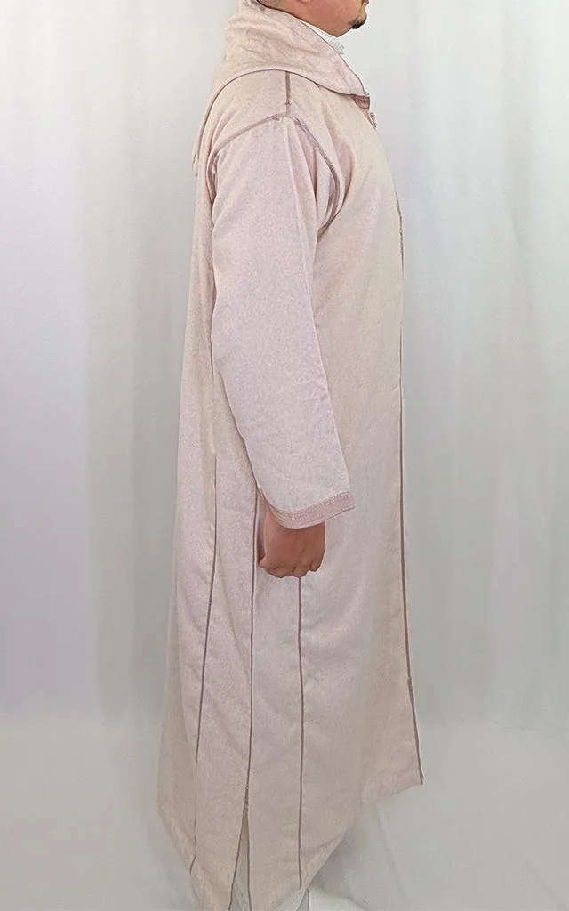 Djellaba homme hiver beige Djellaba homme hiver beige sable à finitions vieux rose, vue de profil