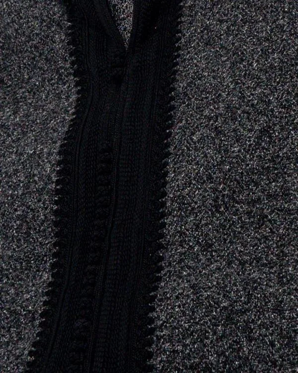 Djellaba homme hiver noir Djellaba homme hiver noire, chiné gris anthracite à passementerie noire, détail de la passementerie